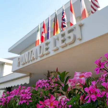 Punta De L'est Hotel 3*