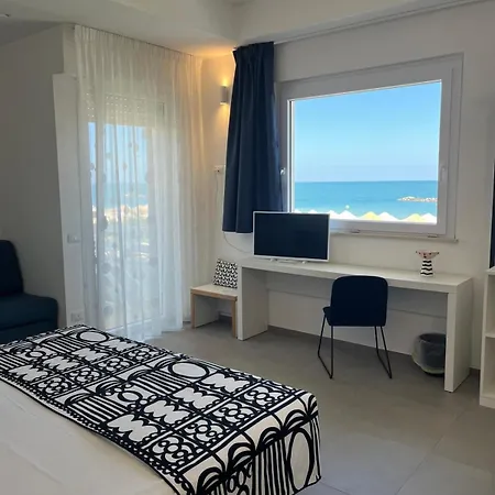 Punta De L'est Hotel Francavilla Al Mare