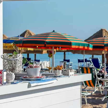 Punta De L'est Hotel 3*