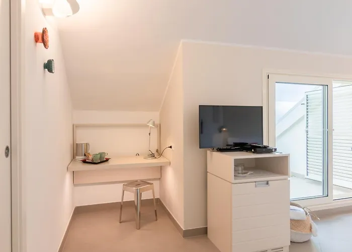 Hotel Punta De L'est 3*