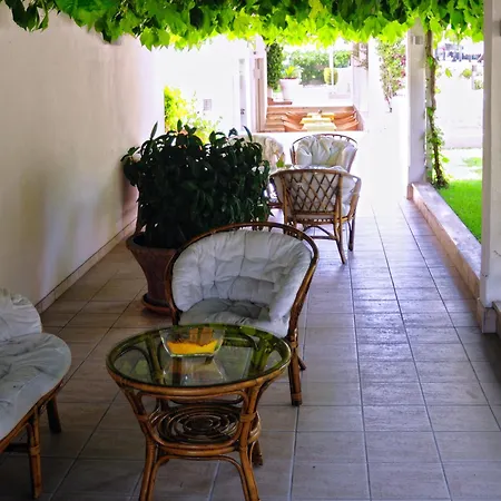 Hotel Punta De L'est 3*