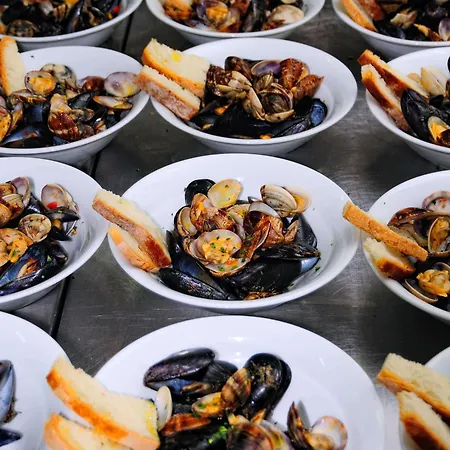 Ξενοδοχείο Punta De L'est 3*