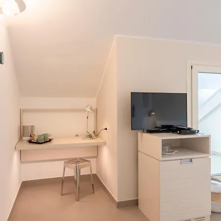 Hotel Punta De L'est 3*