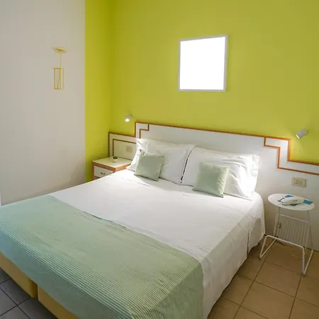 Punta De L'est 3*