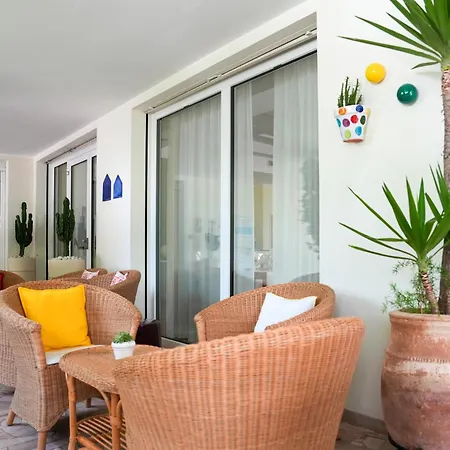 Hotel Punta De L'est 3*