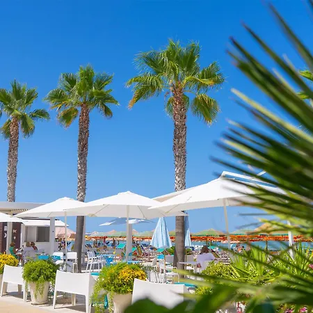 Hotel Punta De L'est