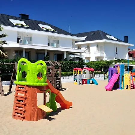 Punta De L'est Hotel 3*