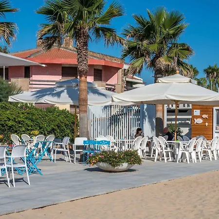 Punta De L'est Hotel 3*