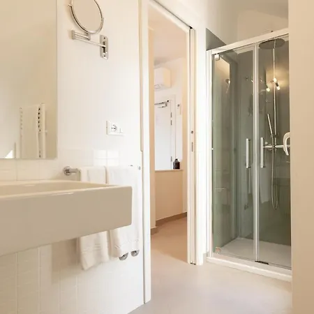 Punta De L'est Hotel 3*