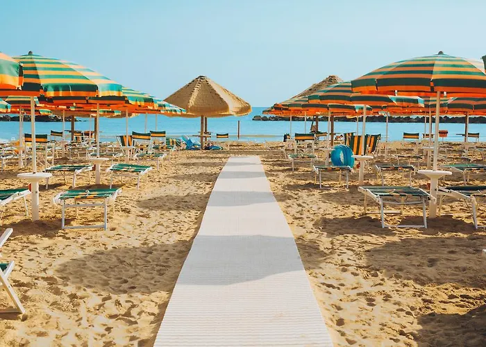 Hotel Punta De L'est 3*