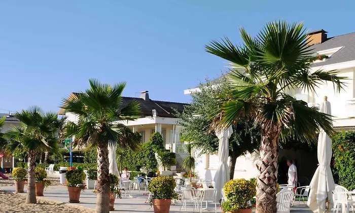 Punta De L'est Hotel 3*