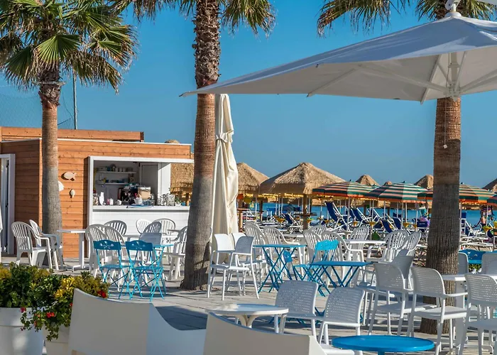 Hotel Punta De L'est 3*